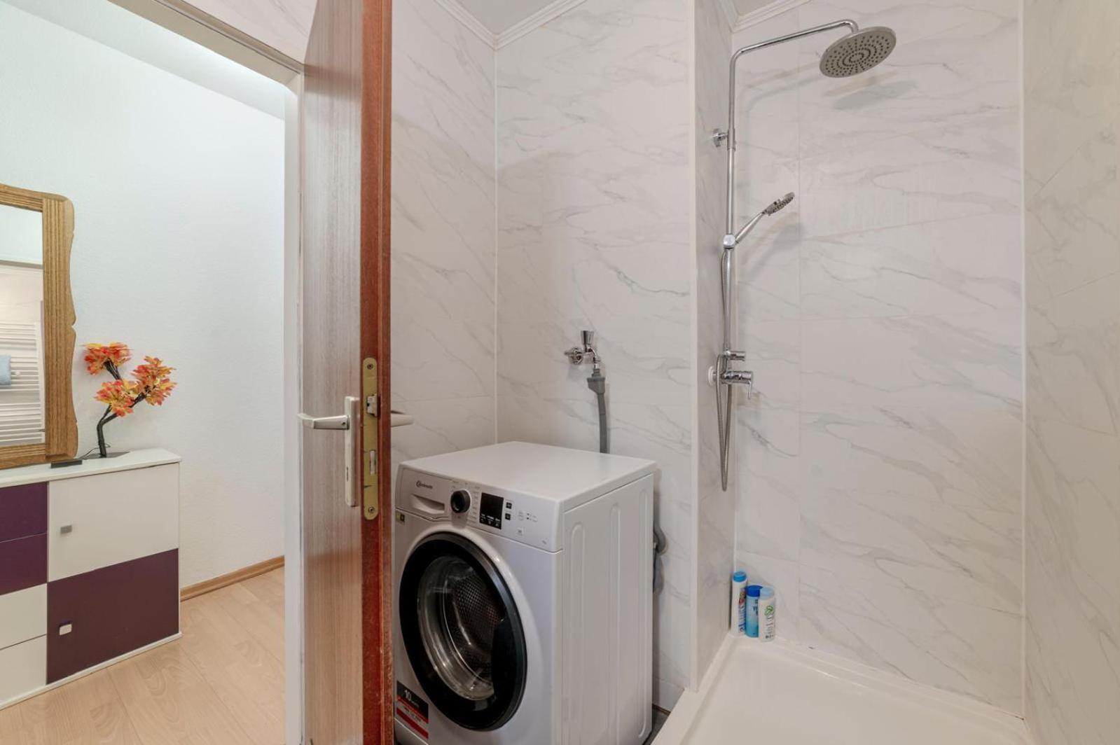 Schoene, Moeblierte Wohnung Mit Balkon Und Tiefgarage Düsseldorf Exteriér fotografie
